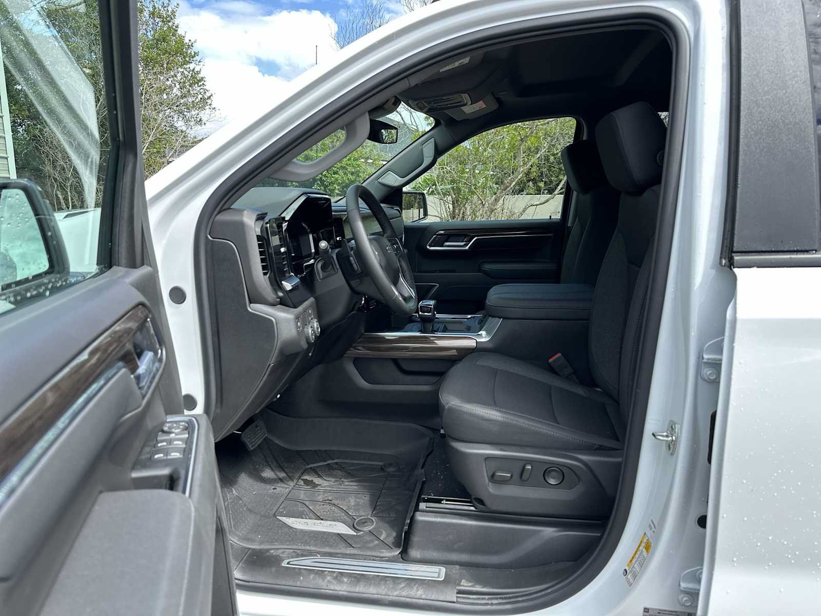 New 2026 Chevrolet Silverado 1500 RST w/ LPO, Dark Essentials Package RWD image 2