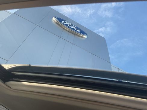 Used 2018 Toyota RAV4 XLE image 18