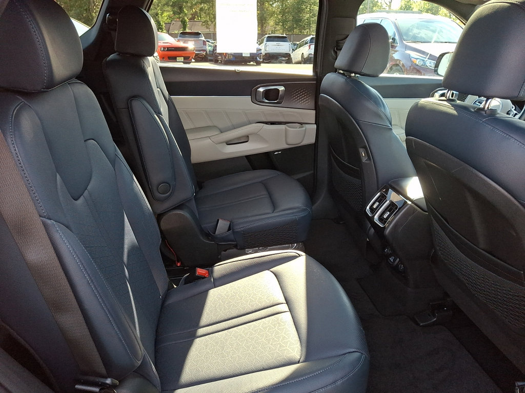 Used 2023 Kia Sorento SX Prestige AWD/4WD image 15
