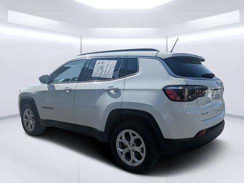 Used 2024 Jeep Compass Latitude AWD/4WD image 5