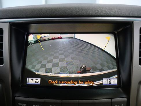 Used 2014 Lexus LX 570 4WD image 22