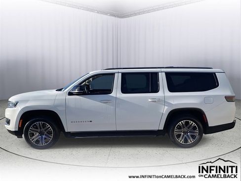 Used 2023 Jeep Wagoneer L Series II image 2