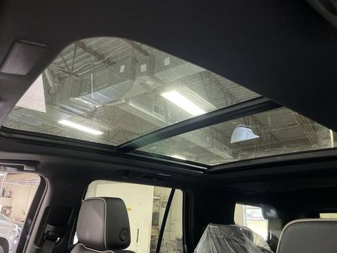 New 2026 Chevrolet Tahoe Premier w/ Sun And Tow Package AWD/4WD image 22