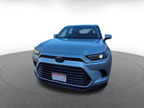 Used 2025 Toyota Grand Highlander FWD image 2