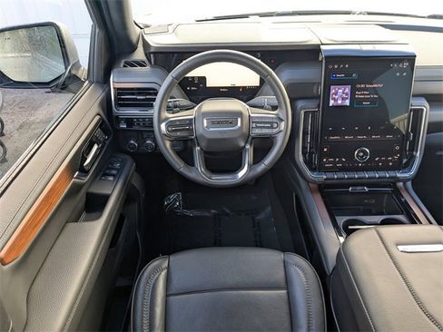 Used 2025 GMC Yukon Denali image 20