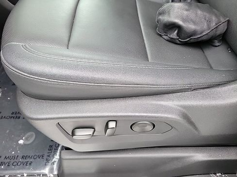 Used 2024 GMC Sierra 1500 SLT w/ SLT Convenience Package image 8