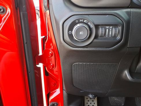 Used 2021 Jeep Wrangler Sport w/ Safety Group image 17