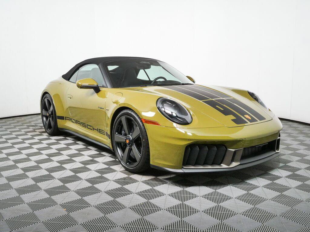 Used 2026 Porsche 911 GTS RWD image 31