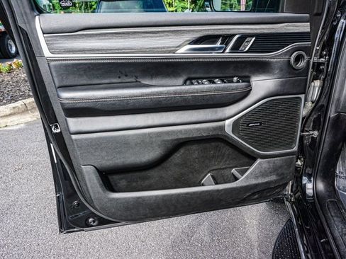 Used 2023 Jeep Wagoneer Series II image 46