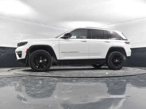 Used 2023 Jeep Grand Cherokee Limited image 42