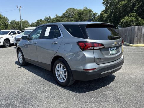 Used 2023 Chevrolet Equinox LT image 3