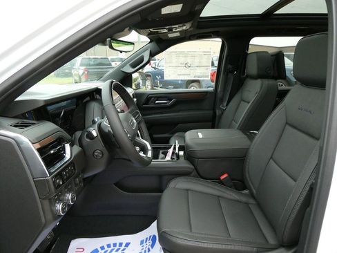 New 2026 GMC Yukon XL Denali w/ Denali Reserve Package AWD/4WD image 17