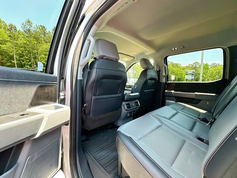 Used 2021 Ford F150 Lariat w/ Equipment Group 502A High AWD/4WD image 17