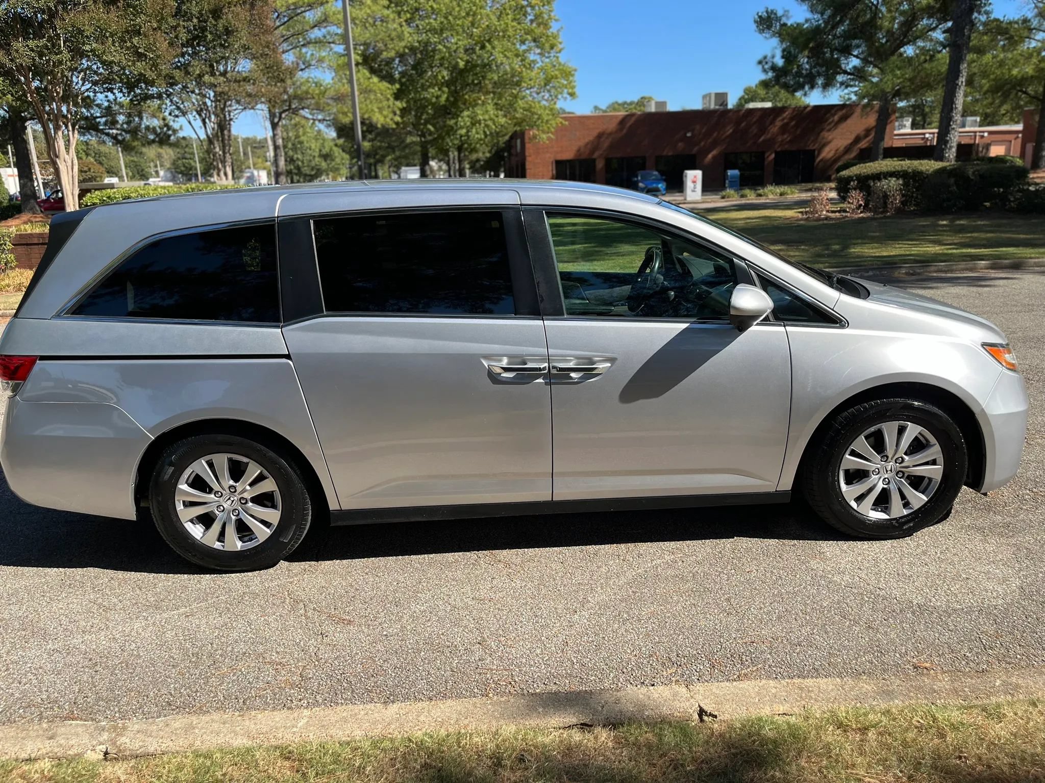 Used 2014 Honda Odyssey EX image 6