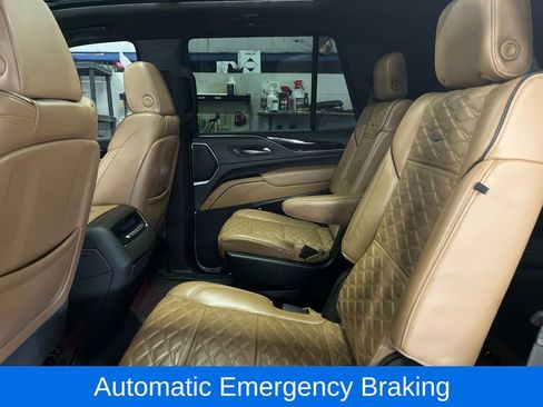 Used 2021 Cadillac Escalade Premium Luxury image 27