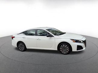 Used 2025 Nissan Altima 2.5 SV video 2