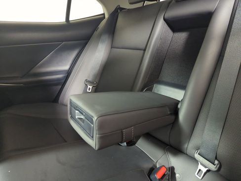 Used 2017 Lexus IS 200t RWD image 31