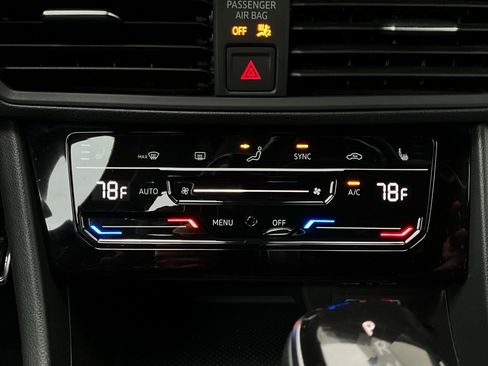 Used 2025 Volkswagen Jetta Sport image 24