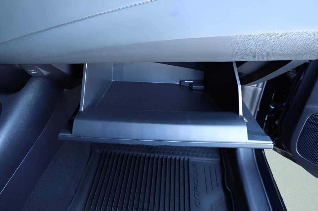 Certified 2024 Toyota Corolla LE FWD image 39