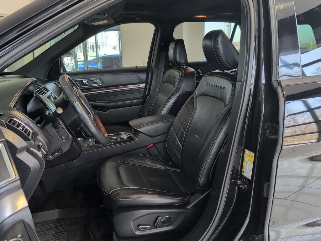 Used 2018 Ford Explorer Platinum AWD/4WD image 12