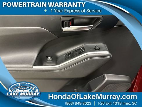 Used 2023 Toyota Highlander XLE FWD image 17