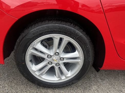 Used 2016 Chevrolet Cruze LT image 13