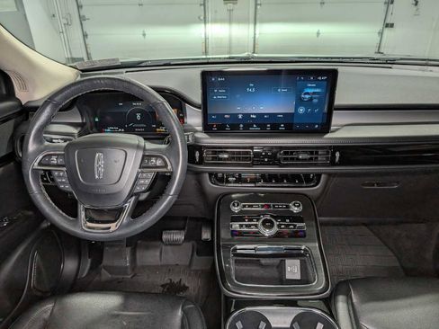 Certified 2023 Lincoln Nautilus AWD w/ Premium Package image 17