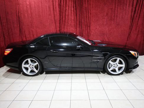 Used 2015 Mercedes-Benz SL 550 image 9