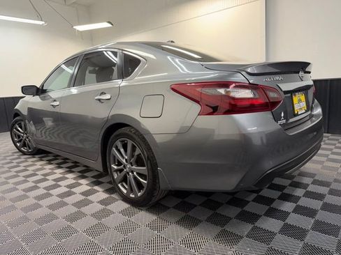 Used 2018 Nissan Altima 2.5 SR w/ SR Special Edition FWD image 4