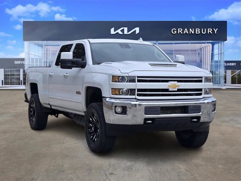 Used 2019 Chevrolet Silverado 2500 High Country w/ Duramax Plus Package image 3
