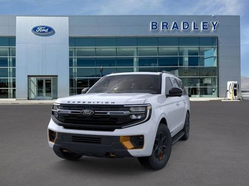 New 2026 Ford Expedition Tremor image 2