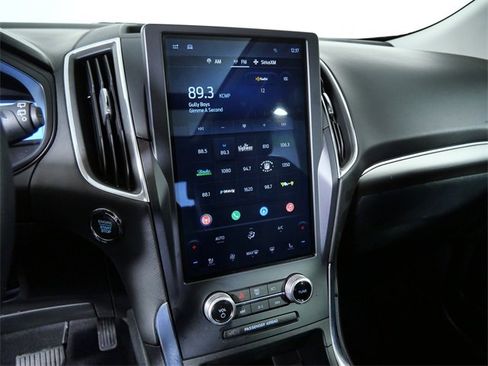 Certified 2022 Ford Edge Titanium w/ Equipment Group 301A image 18