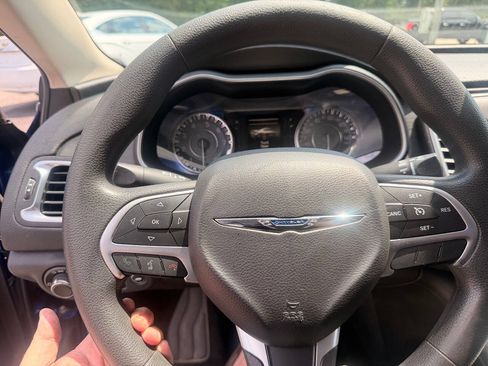 Used 2015 Chrysler 200 Limited FWD image 12