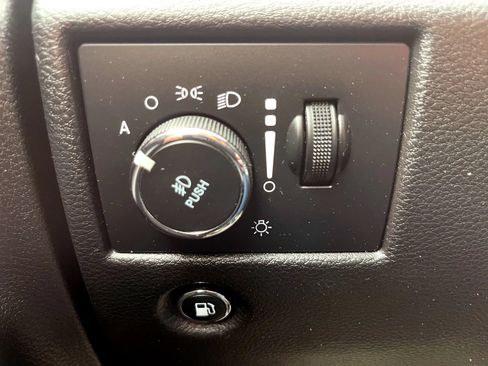 Used 2020 Jeep Grand Cherokee Altitude AWD/4WD image 25