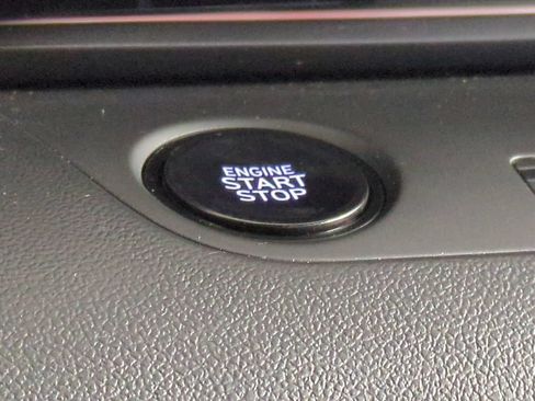 Used 2025 Hyundai Elantra SEL FWD image 35