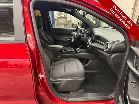 Used 2025 Chevrolet Equinox LT w/ Safety and Technology Package image 45