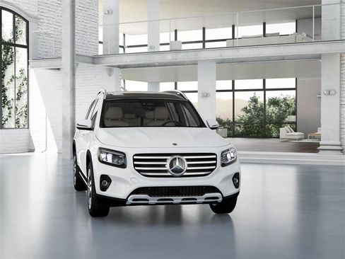 New 2026 Mercedes-Benz GLB 250 4MATIC image 8