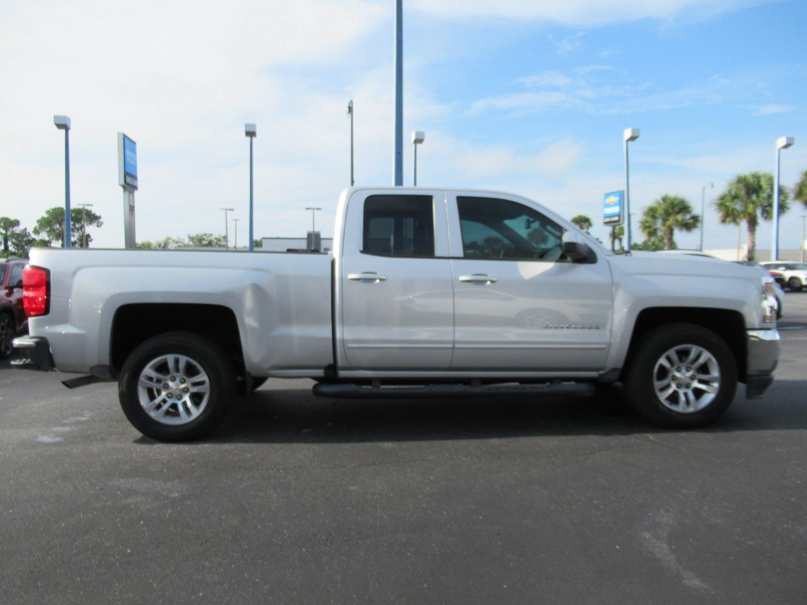Used 2017 Chevrolet Silverado 1500 LT w/ All Star Edition RWD image 4
