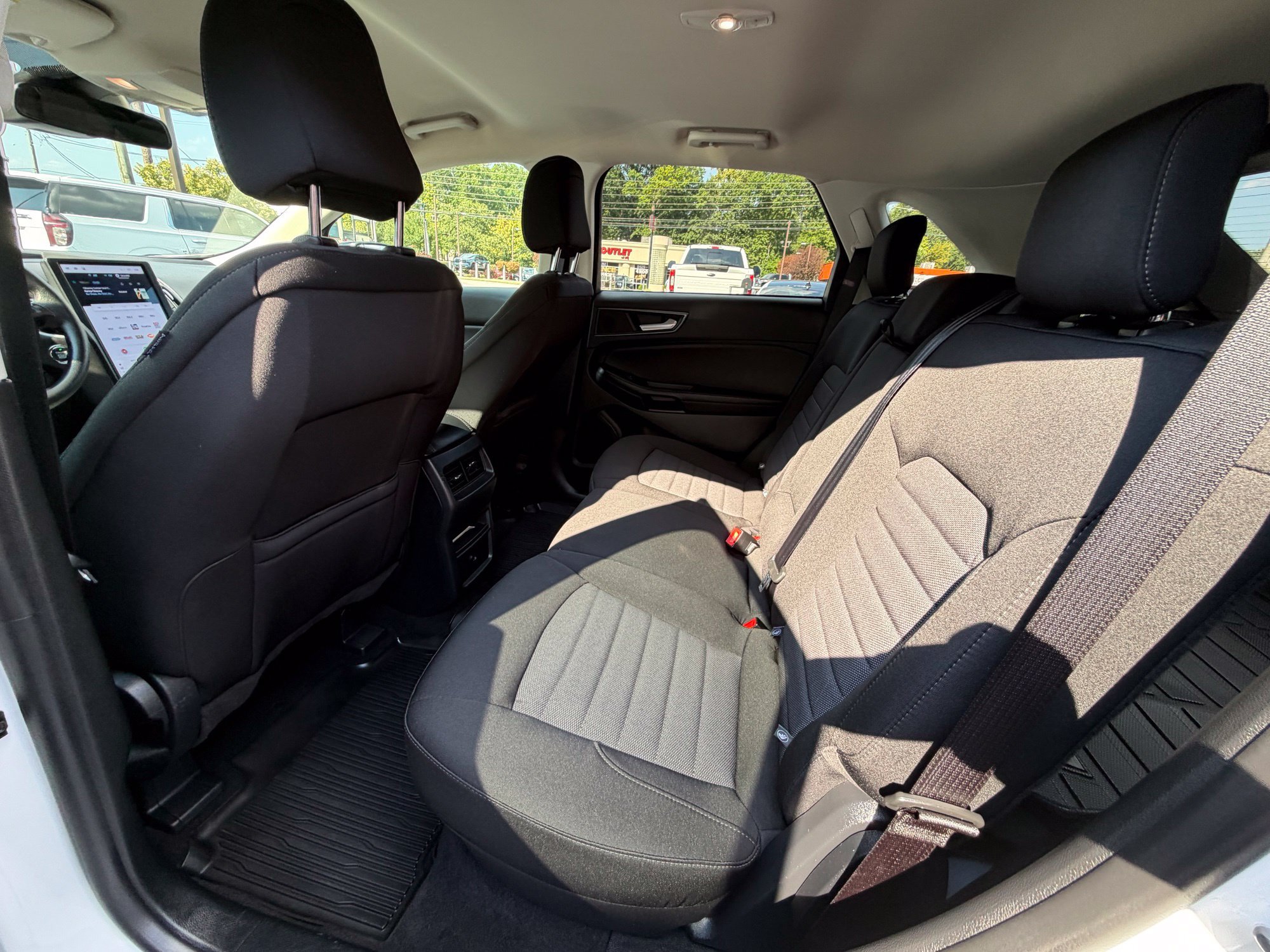 Used 2024 Ford Edge SE w/ Black Appearance Package AWD/4WD image 12
