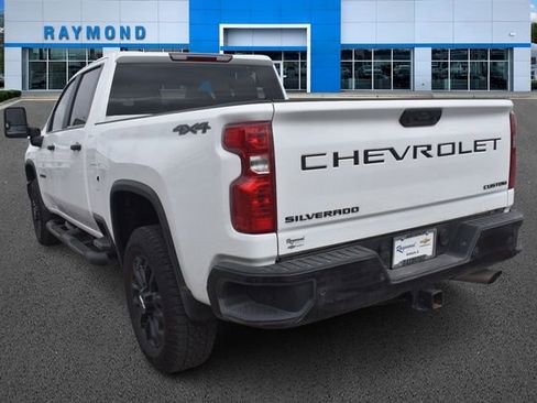 Used 2025 Chevrolet Silverado 2500 Custom w/ Custom Value Package image 5