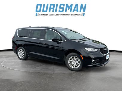 New 2026 Chrysler Pacifica Select