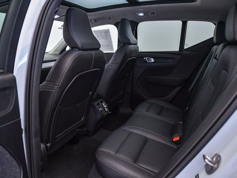 Used 2025 Volvo XC40 B5 Ultra w/ Climate Package image 20