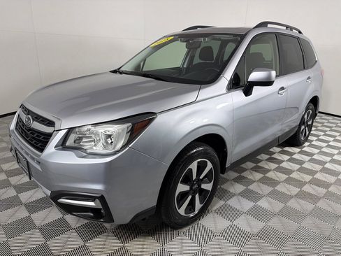 Used 2018 Subaru Forester 2.5i Premium AWD/4WD image 9
