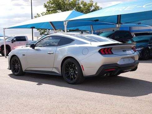 Used 2025 Ford Mustang GT Premium RWD image 3