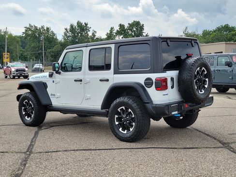 Used 2024 Jeep Wrangler Unlimited Rubicon 4xe w/ Technology Group AWD/4WD image 3