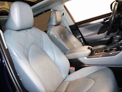 Used 2021 Toyota Highlander Platinum image 62
