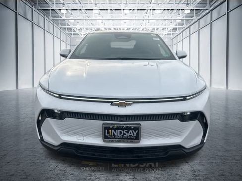 New 2026 Chevrolet Equinox EV LT AWD/4WD image 2