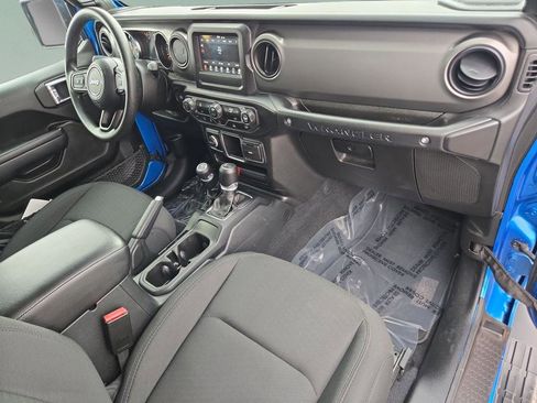 Certified 2022 Jeep Wrangler Willys image 28