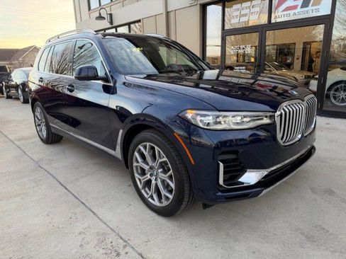 Used 2022 BMW X7 xDrive40i w/ Premium Package image 3