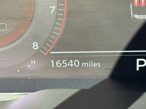 Used 2023 Nissan Rogue Platinum image 8